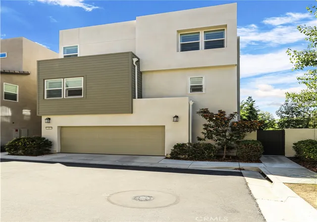 Photo 2 of Single family home for sale at 109 Glance, Irvine, CA 92618 | MLS# OC26189791 | Listing updated on 2026-09-13