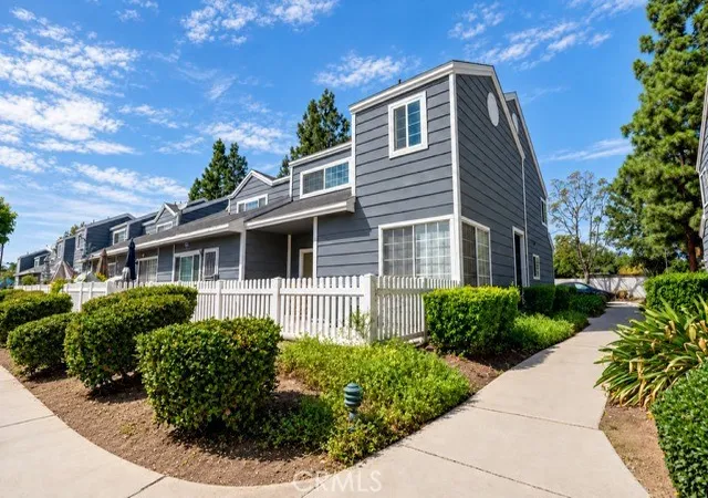 Townhouse for sale at 2233 S Fern, Ontario, CA 91762 | MLS# PW26198259