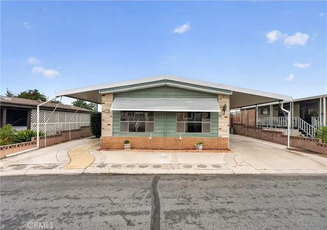 Manufactured home for sale at 1365 Thornwood Sq, Corona, CA 92882 | MLS# IG26197429