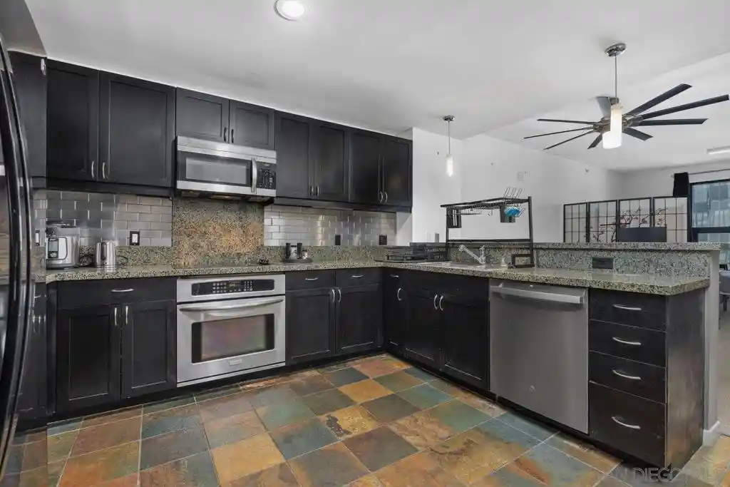 Listing Photo 2 - Condo for sale in 1150 J St located at 1150 J St, San Diego, CA 92101 - Unit #524