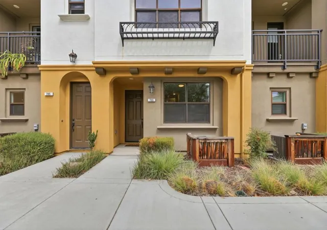 Photo 3 of Sale Pending at 793 Santa Cecilia Ter, Sunnyvale, CA 94085 | MLS# ML82057185 | Listing updated on 2026-09-25