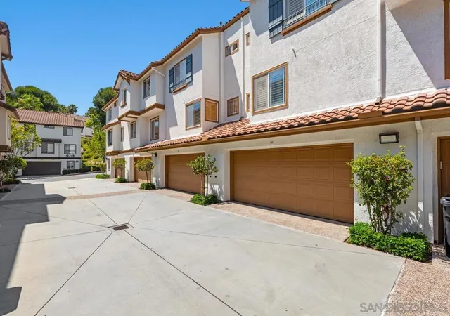 Photo 3 of Townhouse for sale at 10242 Wateridge Cir #197, San Diego, CA 92121 | MLS# 260022164SD | Listing updated on 2026-10-27