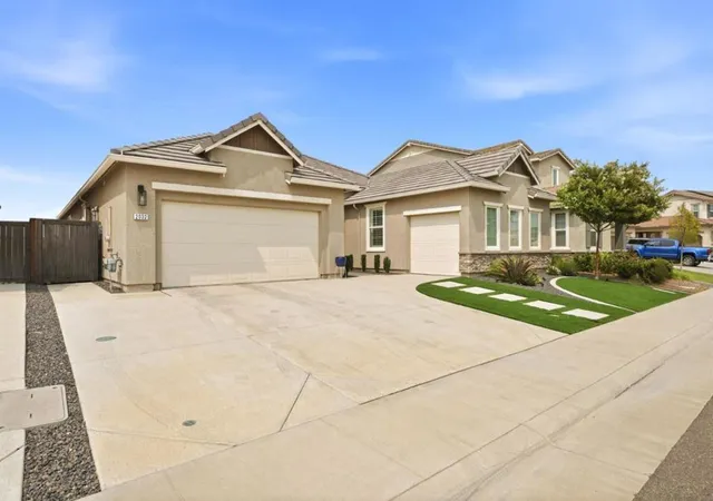 Photo 2 of Single family home for sale at 2032 Challenger Way, Roseville, CA 95747 | MLS# ML82060629 | Listing updated on 2026-10-04