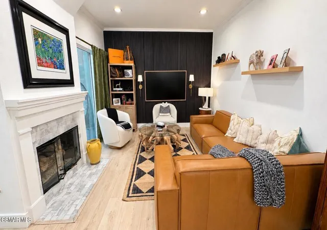 Photo 1 of Townhouse for sale at 5473 Spanish Oak Ln #G, Oak Park, CA 91377 | MLS# 226004321 | Listing updated on 2026-10-08