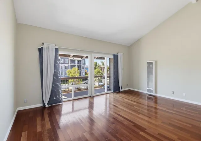 Listing Photo 3 - Condo for sale in building located at 707 Fathom Dr, San Mateo, CA 94404 - Unit #208