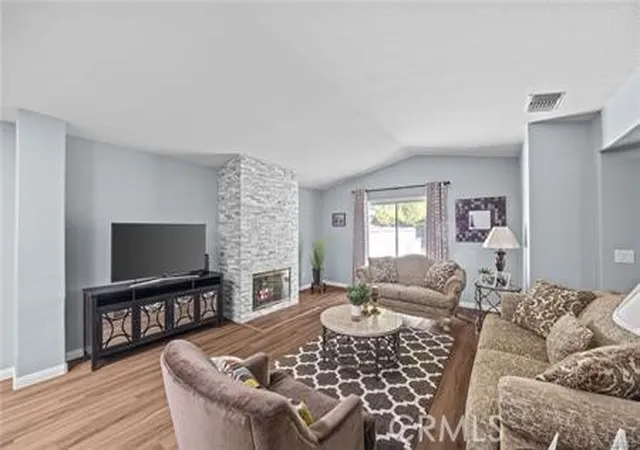 Photo 3 of Single family home for sale at 40430 Via Francisco, Murrieta, CA 92562 | MLS# OC26195189 | Listing updated on 2026-09-11