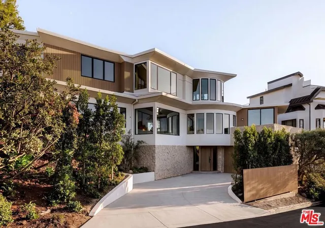 Photo 1 of Single family home for sale at 3858 Buena Park Dr, Studio City, CA 91604 | MLS# 26985315 | Listing updated on 2026-09-29