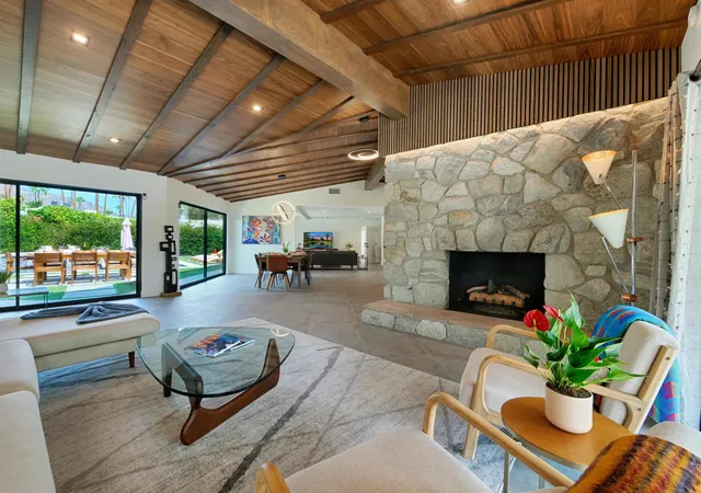 Photo 1 of Single family home for sale at 792 E Mesquite Ave, Palm Springs, CA 92264 | MLS# 219152505DA | Listing updated on 2026-09-13