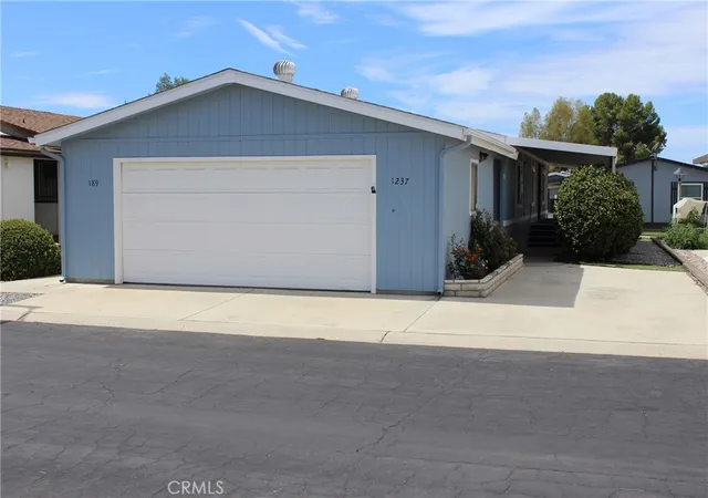 Photo 1 of Manufactured home for sale at 1237 Yellowood Dr, Hemet, CA 92545 | MLS# SW26196560 | Listing updated on 2026-09-11