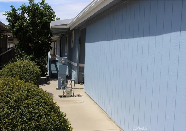 Photo 2 of Manufactured home for sale at 1237 Yellowood Dr, Hemet, CA 92545 | MLS# SW26196560 | Listing updated on 2026-09-11
