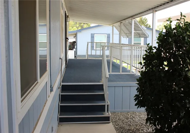 Photo 3 of Manufactured home for sale at 1237 Yellowood Dr, Hemet, CA 92545 | MLS# SW26196560 | Listing updated on 2026-09-11