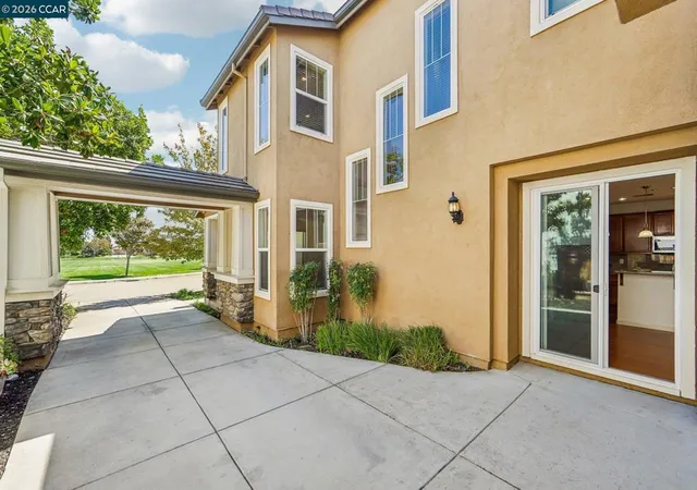 Photo 3 of Single family home for sale at 486 Windflower Way, Oakley, CA 94561 | MLS# 41147756 | Listing updated on 2026-10-06