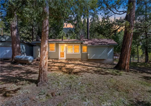 Photo 1 of Single family home for sale at 25455 Tahquitz, Idyllwild, CA 92549 | MLS# IV26198415 | Listing updated on 2026-10-10