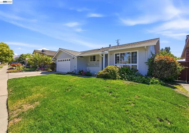 Photo 3 of Sale Pending at 41441 Paseo Padre Pkwy, Fremont, CA 94539 | MLS# 41147760 | Listing updated on 2026-10-01