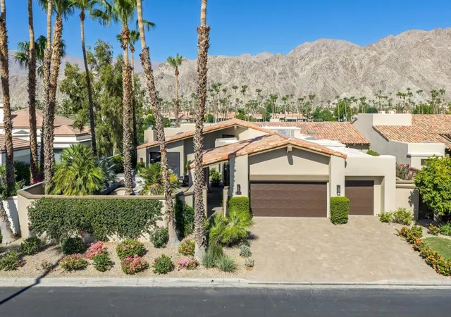 Photo 3 of Condo for sale at 55435 Oak Hl, La Quinta, CA 92253 | MLS# 219152510DA | Listing updated on 2026-10-02