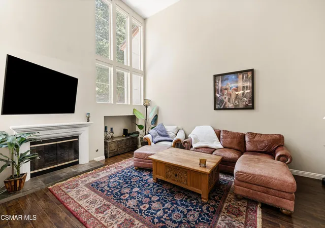 Listing Photo 5 - Condo for sale in building located at 510 Sonata Wy, Simi Valley, CA 93065 - Unit #B