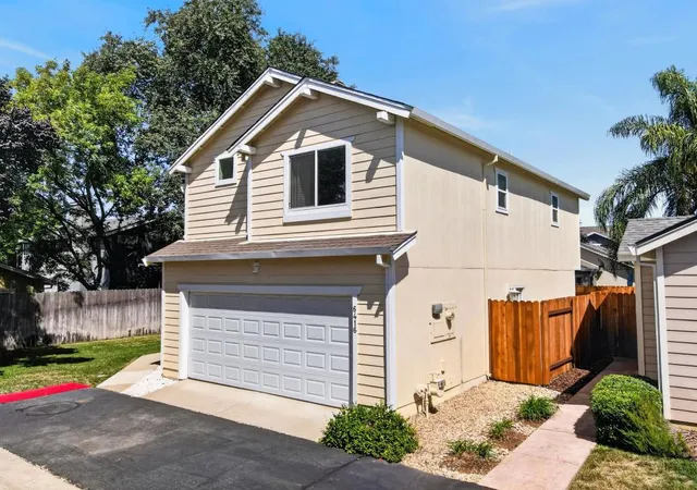 Photo 3 of Single family home for sale at 6416 Laguna Mirage Ln, Elk Grove, CA 95758 | MLS# ML82060730 | Listing updated on 2026-10-12