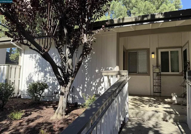 Photo 1 of Condo for sale at 5425 Concord Blvd #E4, Concord, CA 94521 | MLS# 41147783 | Listing updated on 2026-10-05