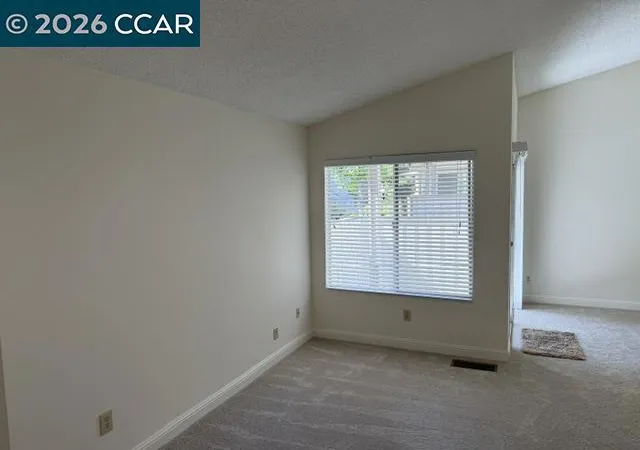Listing Photo 4 - Condo for sale in building located at 5425 Concord Blvd, Concord, CA 94521 - Unit #E4
