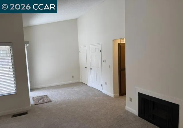 Listing Photo 5 - Condo for sale in building located at 5425 Concord Blvd, Concord, CA 94521 - Unit #E4