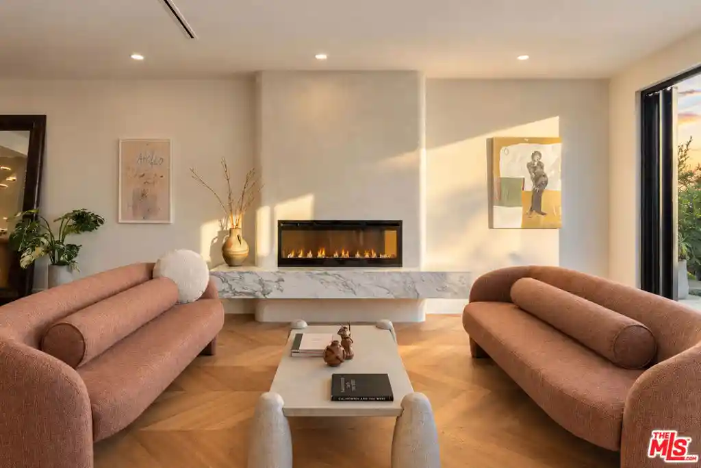 Photo 1 of Single family home for sale at 1706 Abbot Kinney Blvd, Venice, CA 90291 | MLS# 26981185 | Listing updated on 2026-10-29