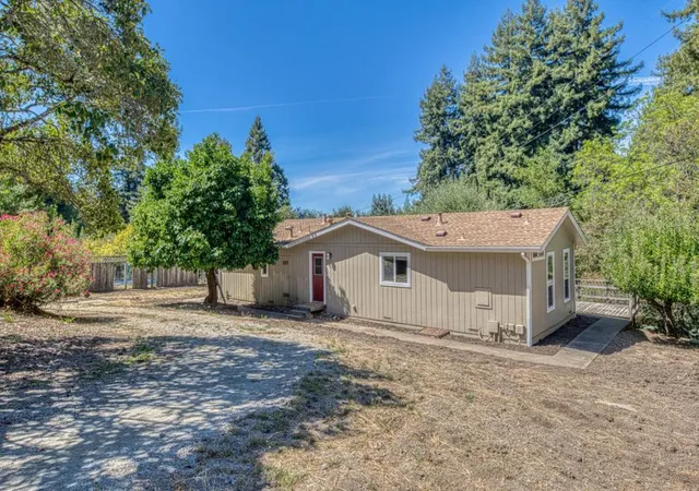 Photo 3 of Sale Pending at 185 Timber Lodge Rd, Los Gatos, CA 95033 | MLS# ML82060742 | Listing updated on 2026-10-09