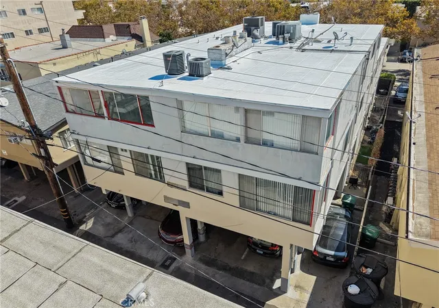 Photo 4 of House for sale at 329 S Rexford Dr, Beverly Hills, CA 90212 | MLS# PW26197918 | Listing updated on 2026-09-10
