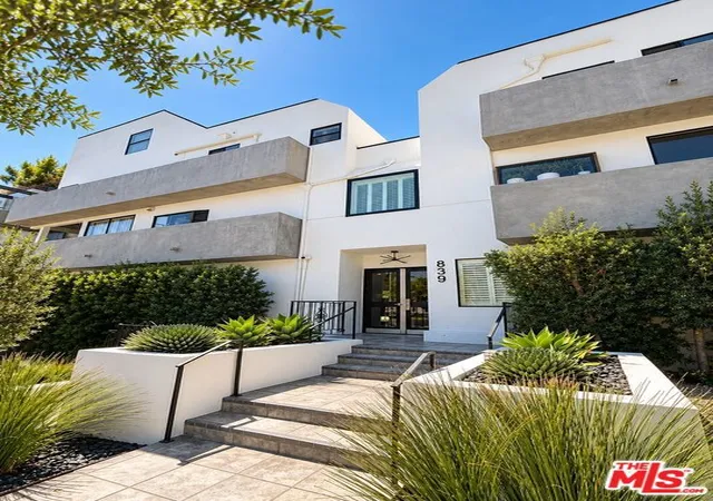 Photo 2 of Condo for sale at 839 Larrabee St #2, West Hollywood, CA 90069 | MLS# 26986421 | Listing updated on 2026-10-05