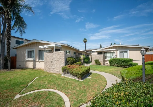 Photo 2 of Sale Pending at 1116 West Ave, Fullerton, CA 92833 | MLS# OC26198473 | Listing updated on 2026-10-12