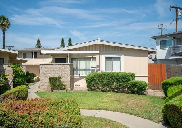 Photo 3 of Sale Pending at 1116 West Ave, Fullerton, CA 92833 | MLS# OC26198473 | Listing updated on 2026-10-12