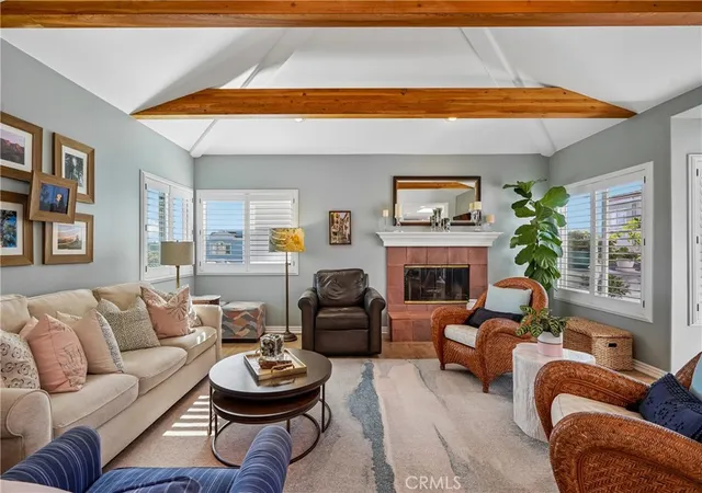 Photo 3 of Townhouse for sale at 227 Culper Ct, Hermosa Beach, CA 90254 | MLS# SB26191417 | Listing updated on 2026-10-10