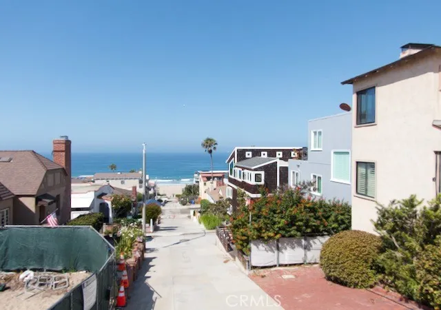 Photo 2 of Multi family home for sale at 223 32nd Street, Manhattan Beach, CA 90266 | MLS# SB26198582 | Listing updated on 2026-09-11