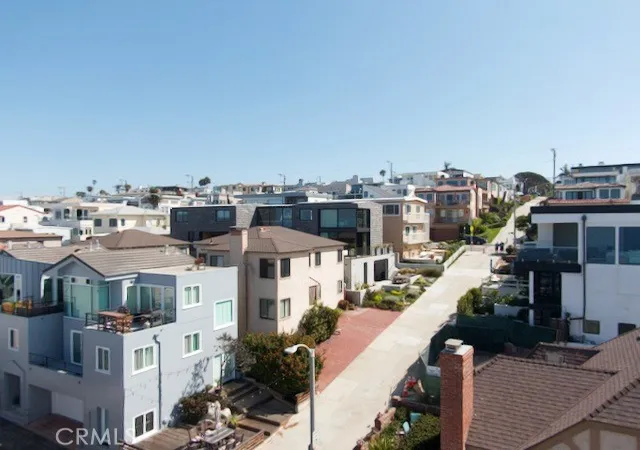 Photo 3 of Multi family home for sale at 223 32nd Street, Manhattan Beach, CA 90266 | MLS# SB26198582 | Listing updated on 2026-09-11