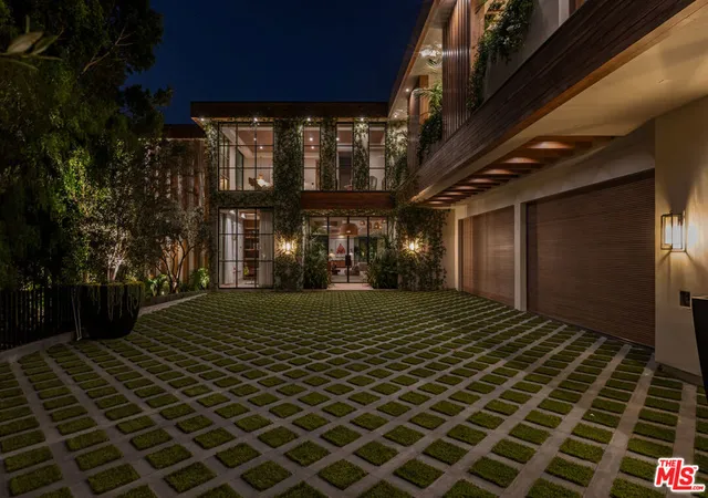 Photo 1 of Mansion for sale at 1465 Donhill Dr, Beverly Hills, CA 90210 | MLS# 26876821 | Listing updated on 2026-09-18