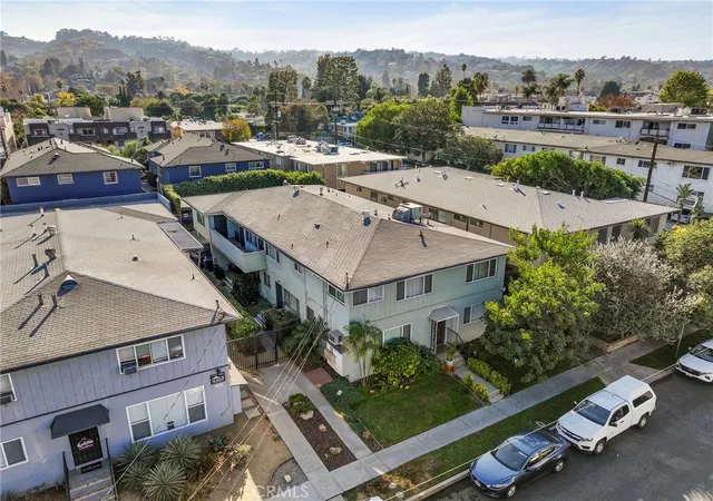 Photo 4 of House for sale at 13520 Rye, Sherman Oaks, CA 91423 | MLS# GD26198579 | Listing updated on 2026-09-10