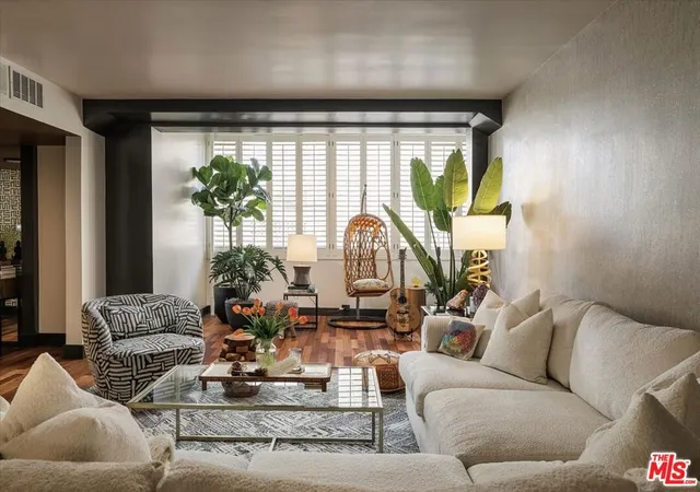 Photo 3 of Condo for sale at 531 N Rossmore Ave #204, Los Angeles, CA 90004 | MLS# 26986045 | Listing updated on 2026-10-08