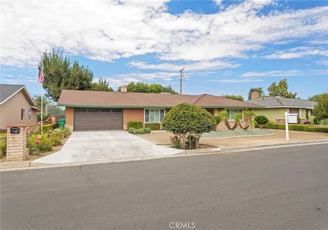 Photo 1 of Single family home for sale at 26433 Chestnut Dr, Hemet, CA 92544 | MLS# IV26198661 | Listing updated on 2026-10-09
