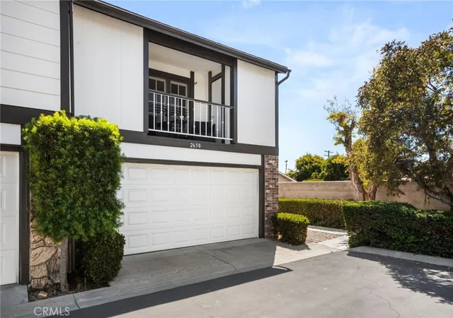 Photo 3 of Sale Pending at 2650 W Meadowview Ln, Anaheim, CA 92804 | MLS# PW26196335 | Listing updated on 2026-10-12