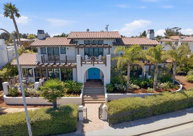 Photo 1 of Single family home for sale at 506 W Cliff Dr, Santa Cruz, CA 95060 | MLS# ML82060236 | Listing updated on 2026-10-08