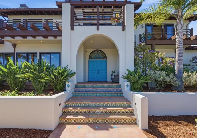 Photo 2 of Single family home for sale at 506 W Cliff Dr, Santa Cruz, CA 95060 | MLS# ML82060236 | Listing updated on 2026-10-08