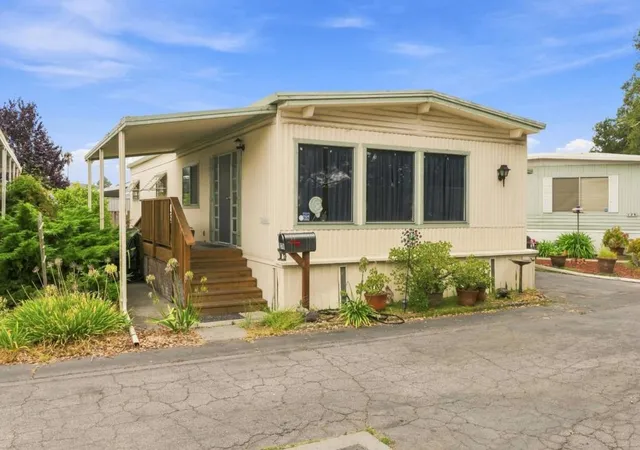 Photo 2 of Manufactured home for sale at 1555 Merrill St #176, Santa Cruz, CA 95062 | MLS# ML82058543 | Listing updated on 2026-10-10