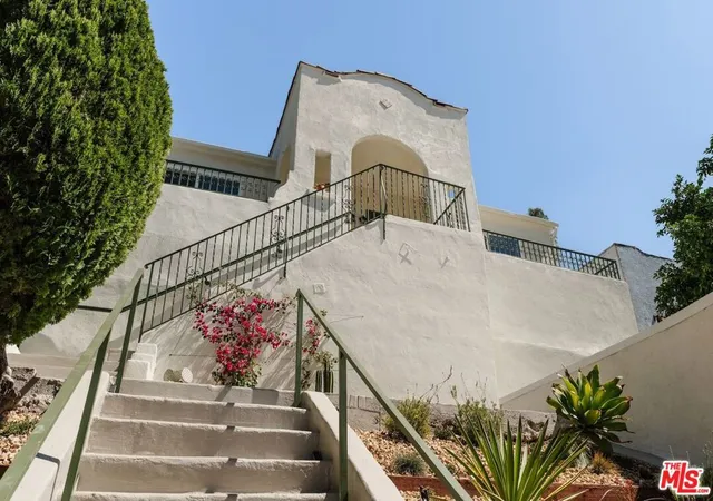 Photo 3 of Sale Pending at 3021 Ganahl St, Los Angeles, CA 90063 | MLS# 26965623 | Listing updated on 2026-10-07