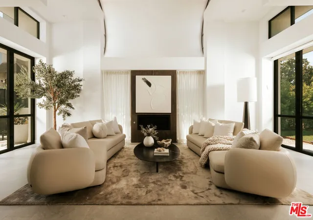 Photo 3 of Single family home for sale at 218 Alta Ave, Santa Monica, CA 90402 | MLS# 26969897 | Listing updated on 2026-10-02