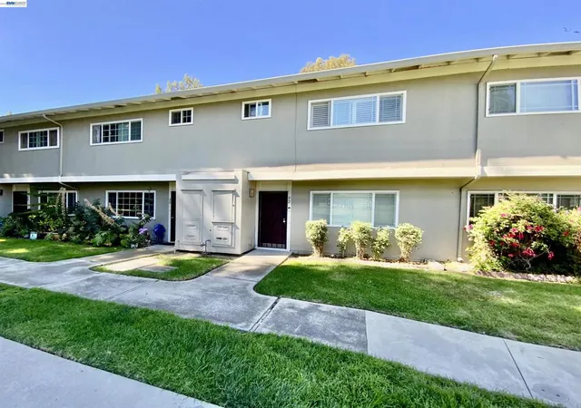 Photo 3 of Condo for sale at 92 Hemlock Ln, Milpitas, CA 95035 | MLS# 41147842 | Listing updated on 2026-10-02