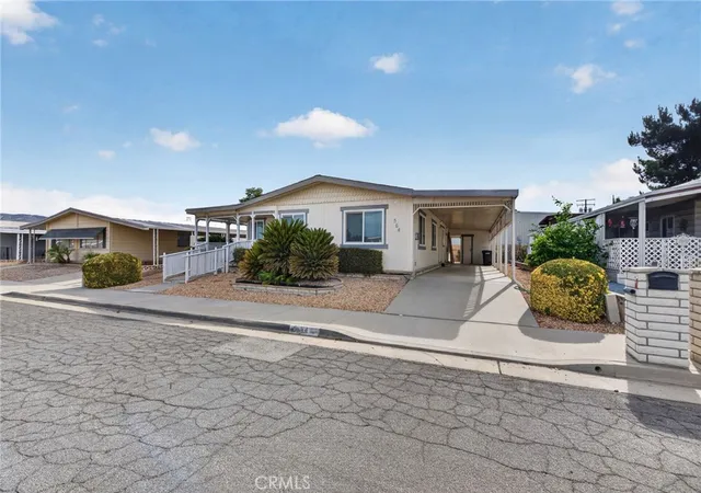 Photo 2 of Manufactured home for sale at 564 De Soto Dr, Hemet, CA 92543 | MLS# SW26198534 | Listing updated on 2026-09-13