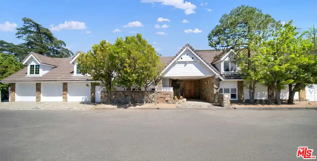 Photo 1 of Mansion for sale at 2312 Kimridge Rd, Beverly Hills, CA 90210 | MLS# 26985715 | Listing updated on 2026-10-17