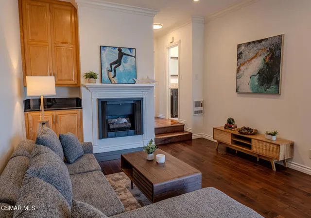 Listing Photo 5 - Condo for sale in building located at 1021 5Th St, Santa Monica, CA 90403 - Unit #206