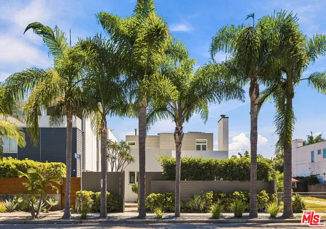 Photo 1 of Single family home for sale at 722 California Ave, Venice, CA 90291 | MLS# 26933647 | Listing updated on 2026-10-11