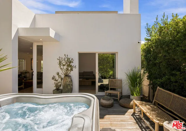 Photo 3 of Single family home for sale at 722 California Ave, Venice, CA 90291 | MLS# 26933647 | Listing updated on 2026-10-11