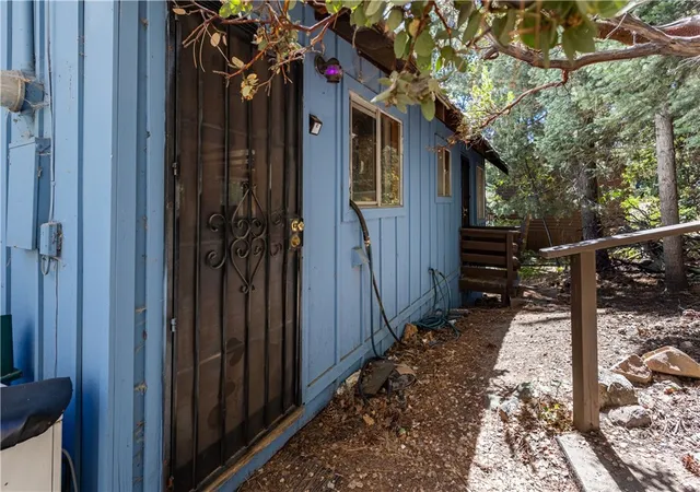 Photo 3 of House for sale at 5895 Robin Oak, Angelus Oaks, CA 92305 | MLS# CV26198836 | Listing updated on 2026-09-10